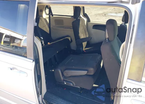 2012 Chrysler Town & Country Touring z USA, uszkodzony, nr VIN 2C4RC1BG1CR158310